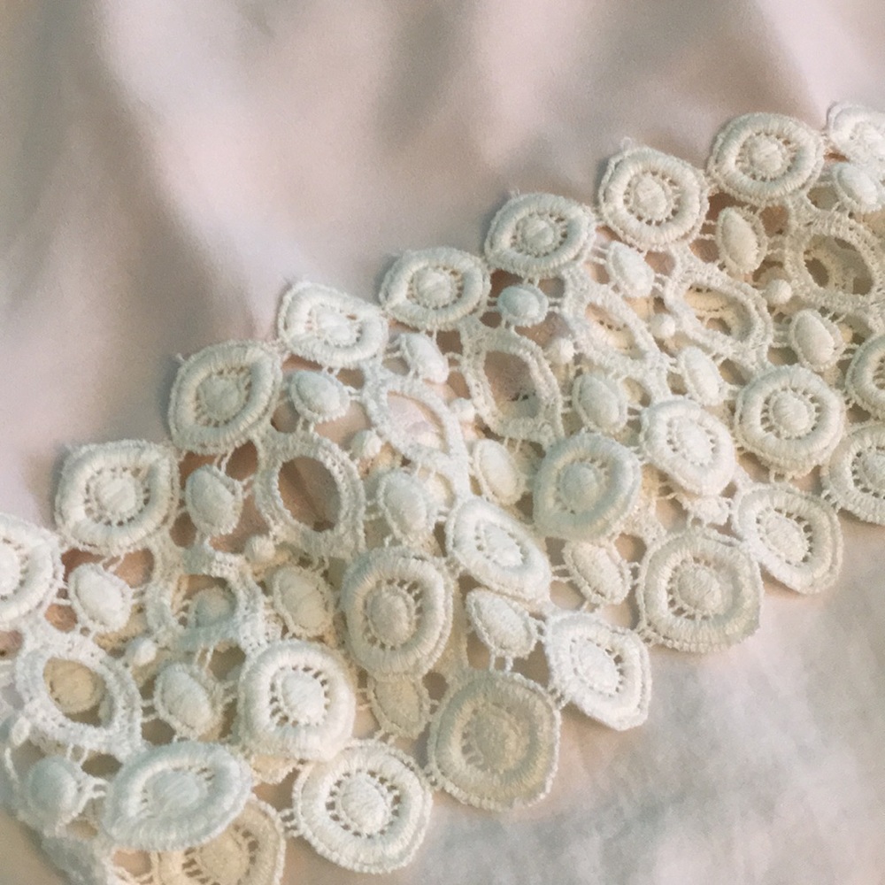 Xs small beige top blouse fringe lace - Picture 2 of 3